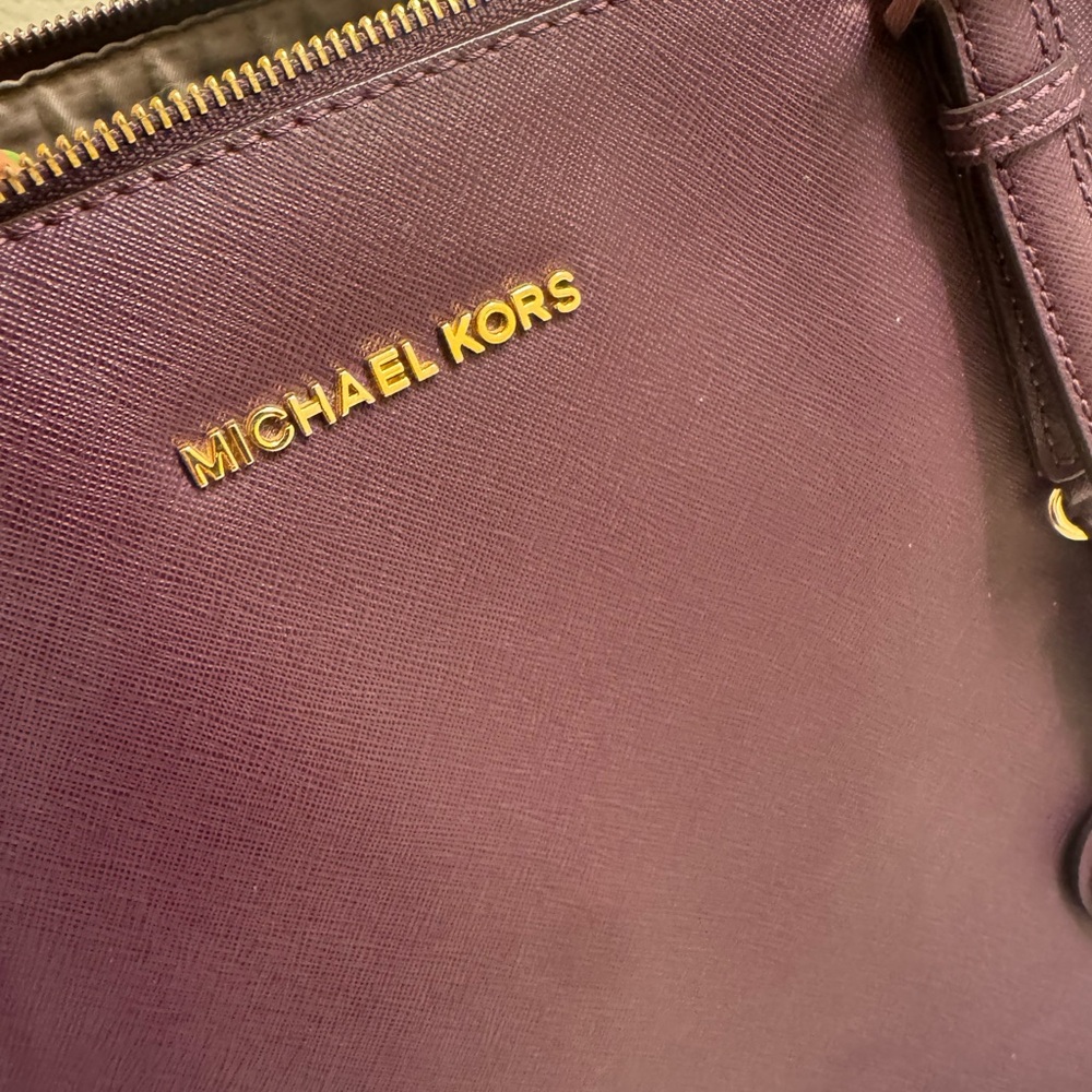 Michael Kors Walsh Purple Leather Tote with Gold Accents - Picture 3 of 11